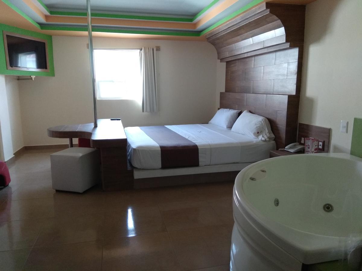 Hotel Rubi Manzanillo Eksteriør bilde
