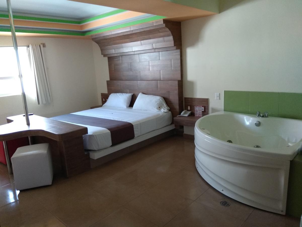 Hotel Rubi Manzanillo Eksteriør bilde